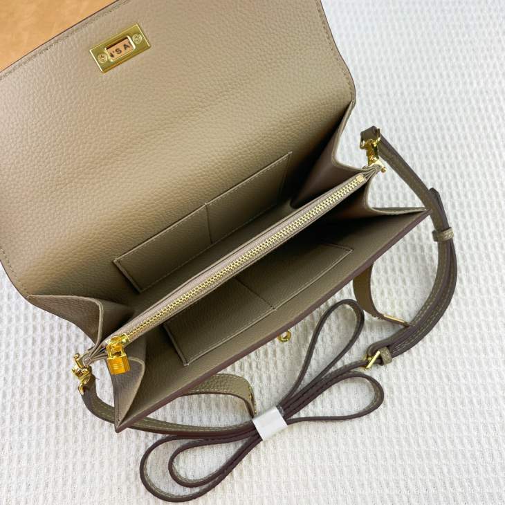Picture of Hermes Wallets _SKUfw214617608fw